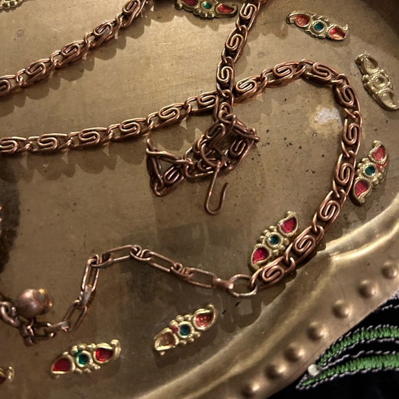 VTG Copper Tone Metal Cameo Necklace with optional brooch clasp. Unbranded. - Picture 6 of 8